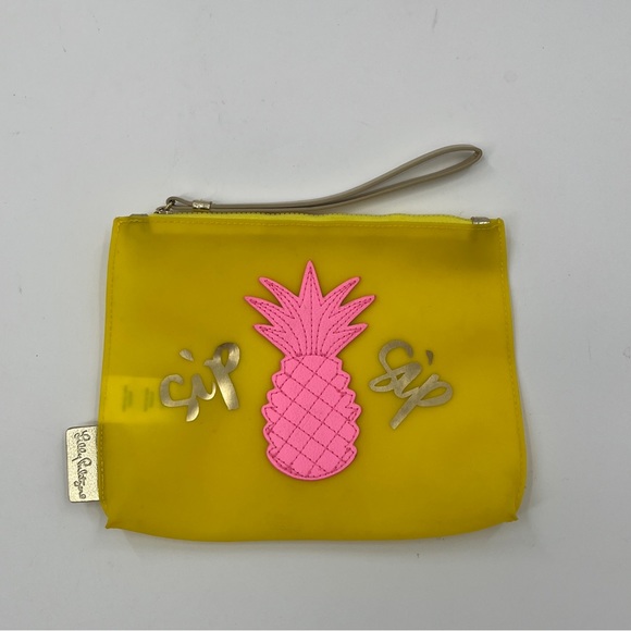 Lilly Pulitzer Handbags - Lilly Pulitzer Sip Sip with goombay appliqué jelly wristlet pouch